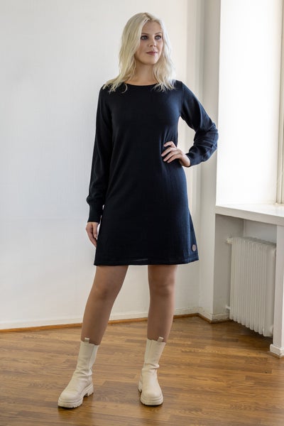 PRISTINA NAISTEN MERINOVILLAMEKKO, MUSTA