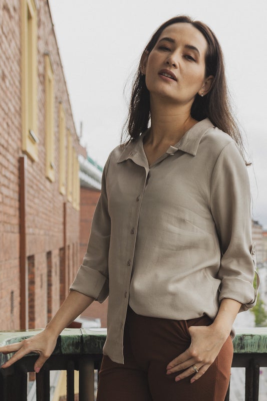 COBURG NAISTEN PAITAPUSERO, HIEKKA