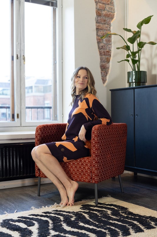 PHILADELPHIA NAISTEN  MEKKO, SWALLOW