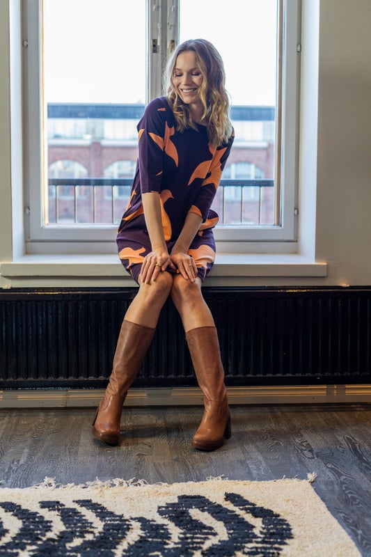 HALLA NAISTEN  MEKKO, SWALLOW